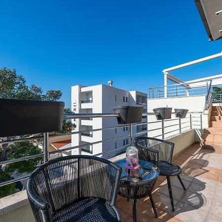 Apartment Penthouse Danijela *
