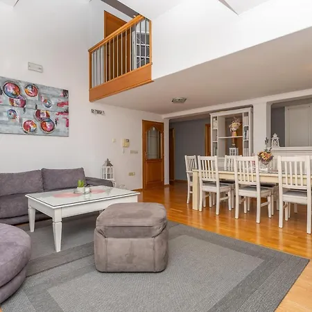 Penthouse Danijela *