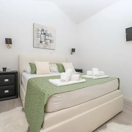 Penthouse Danijela Apartment Makarska