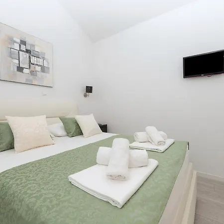 Penthouse Danijela With Jacuzzi * 마카르스카